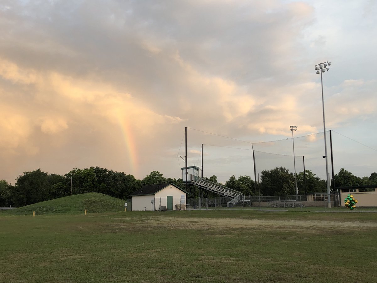 Reiner_Jake's tweet photo. Rainbow 🌈 shining over #SantaFeHighSchool on this Sunday morning. #SantaFeStrong @KPRC2 https://t.co/nOssoSeWA6