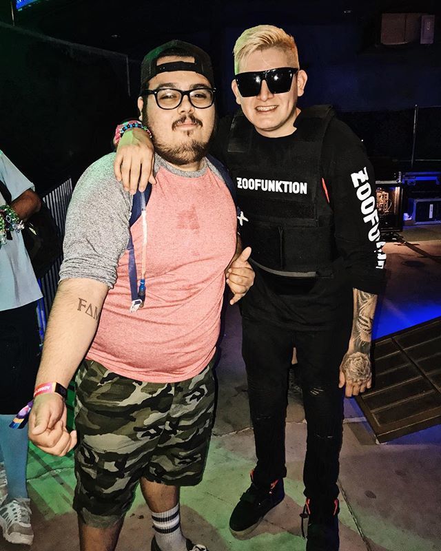 dah_kidd_alex's tweet photo. Pretty dope meet @zoofunktion!!!! (Excuse the water in my chest from my Camelback) #edc2018
#edclv #zoofunktion #pandafam https://t.co/4Q3Mg5ONrX https://t.co/5rLfGxEaVx