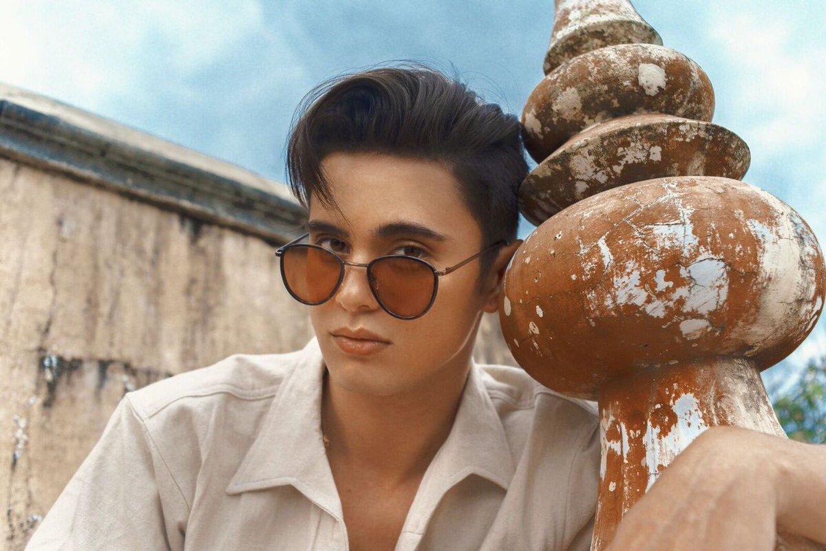 stylishjadine's tweet photo. @TeenChoiceFOX My #TeenChoice nominee for #ChoiceMaleArtist is JAMES REID @tellemjaye https://t.co/fmsPzZMgxC