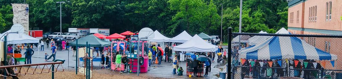 OakieOnTheMove's tweet photo. Come join us today at Oakridge for the Spring Fling!!!!
Petting zoo,  games,  rides,  inflatables, food,  book sale,  silent auction and cake walk! Plus a performance by the 17th Street Band! https://t.co/ZKALhIUkHA