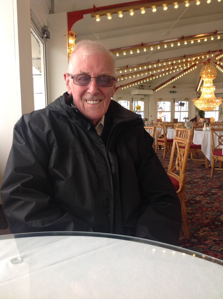 Fr_PatBren's tweet photo. Fr B happy to find an old fashioned Tea Room in Eastbourne on the pier. #Maybreak :-) https://t.co/WbyyFALo31