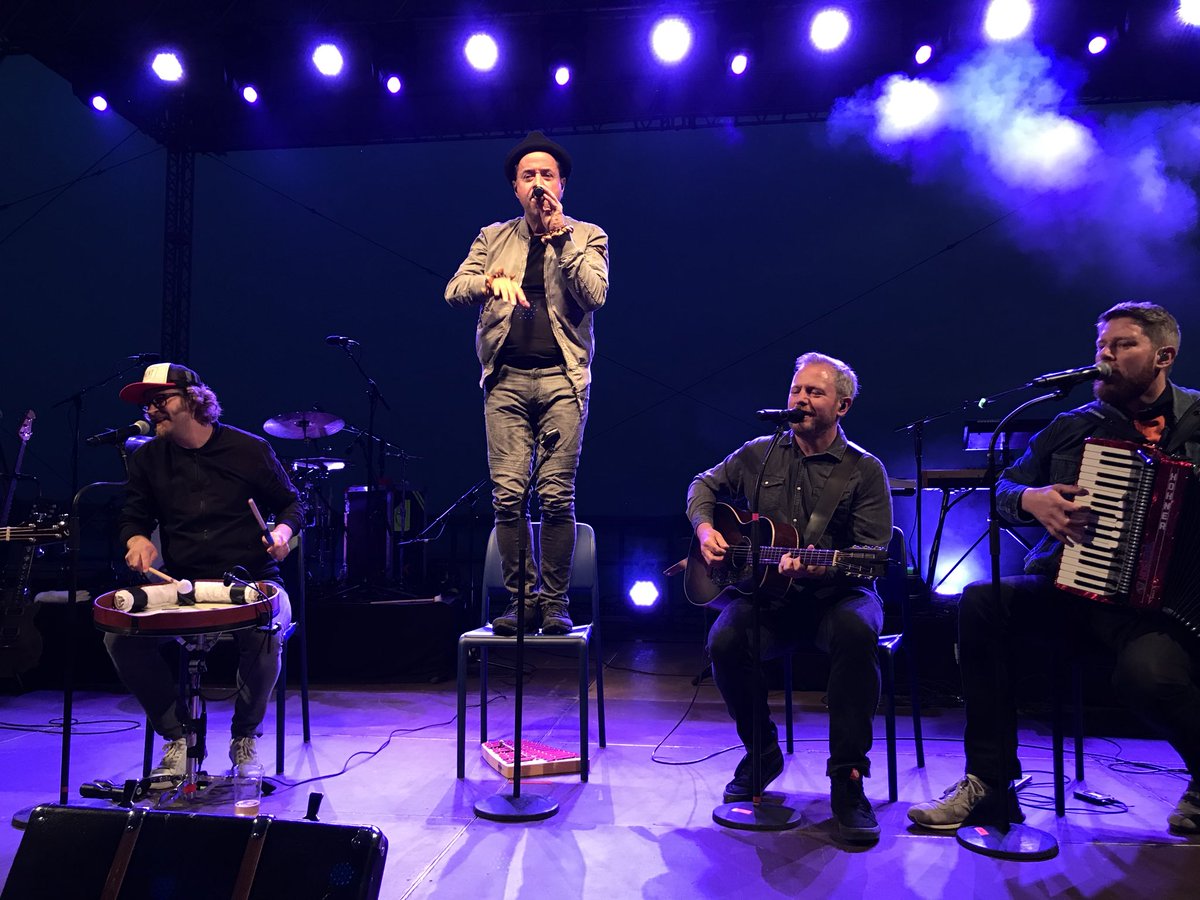 Mara_Thoni's tweet photo. Ein #Hammer @RadioDoria #Konzert am Meer auf der #seesternpanoramabühne in #Zeulenroda DANKE für den schönen Abend @JanJosefLiefers https://t.co/KvGmKtCmgG