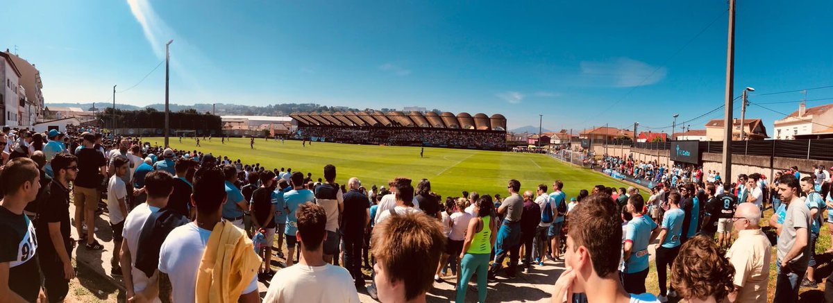 HumanFootball's tweet photo. Histórico y precioso ver Barreiro con este ambiente. Ojalá podamos volver a llenarlo dentro de 15 días #CeltaB #playoffs https://t.co/jnoALmvTem