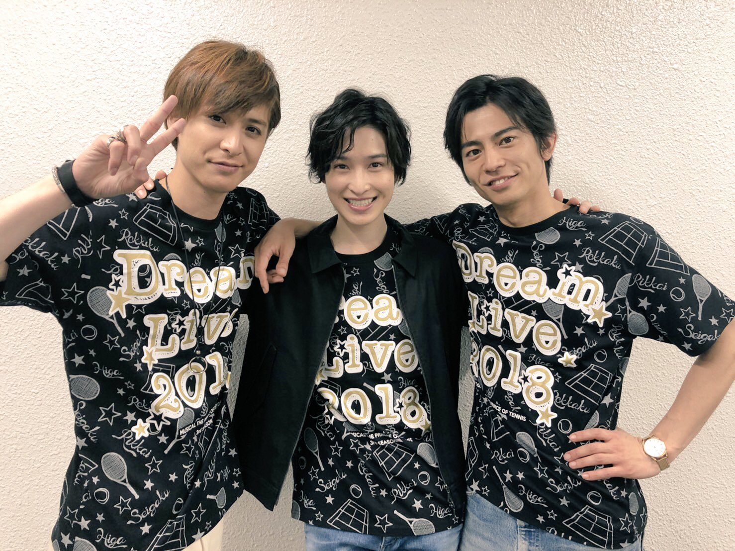 阪本奨悟 こんばんは テニミュ Dream Live 18 ゲスト出演させて頂きました 10年前の僕たちのことが鮮明に蘇ってきて なんだか涙が出そうになった 変わらずテニミュが沢山の方々に愛されていて嬉しかったです マッキーと裕一郎くんと