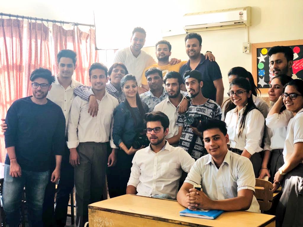 robinguptasays's tweet photo. Crazy day with crazy people @Parthmkakkar1 Job Well done!!!! https://t.co/8z6HEm585y