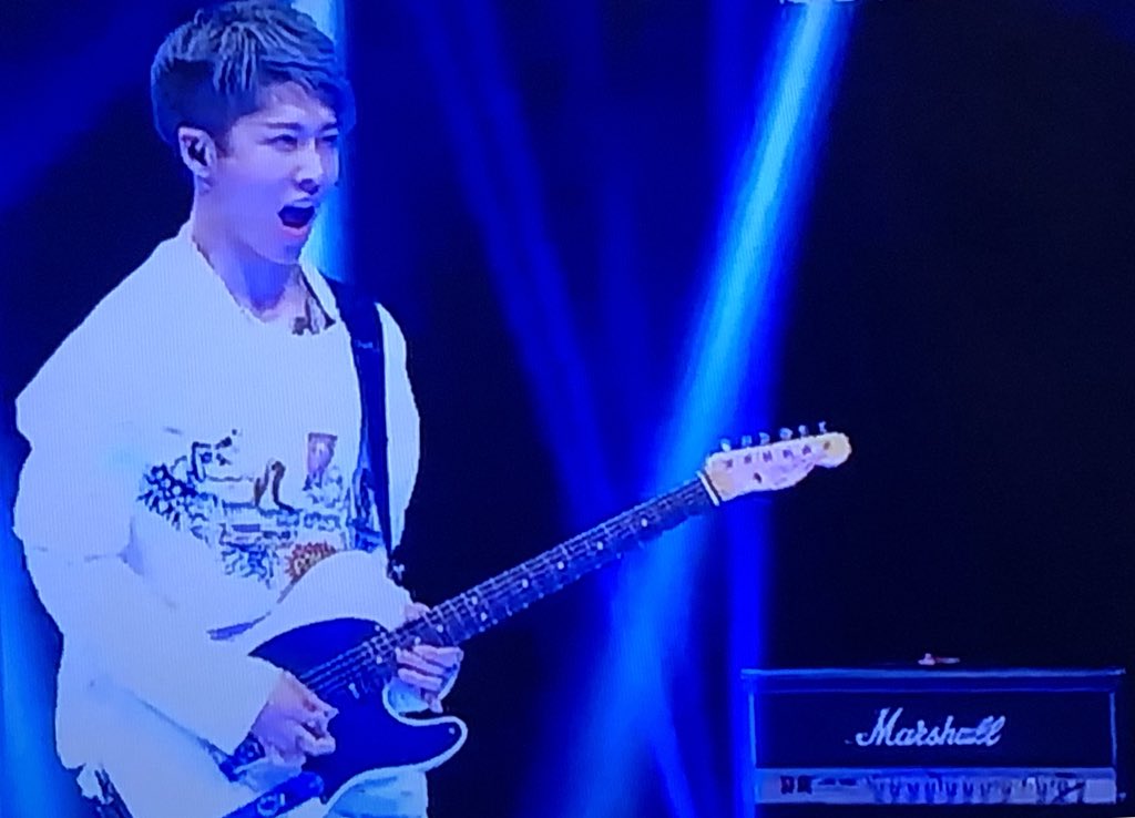 Yuuki Miyaviのギター くっそカッコイイよな 2日酔いでステージに上がって 超絶プレイぶっ放して帰るあたりがマジでロックだよw Yuuki Miyaviのギター くっそカッコイイよな 2日酔いでステージに上がって 超絶プレイぶっ放して帰るあたりがマジでロックだよw