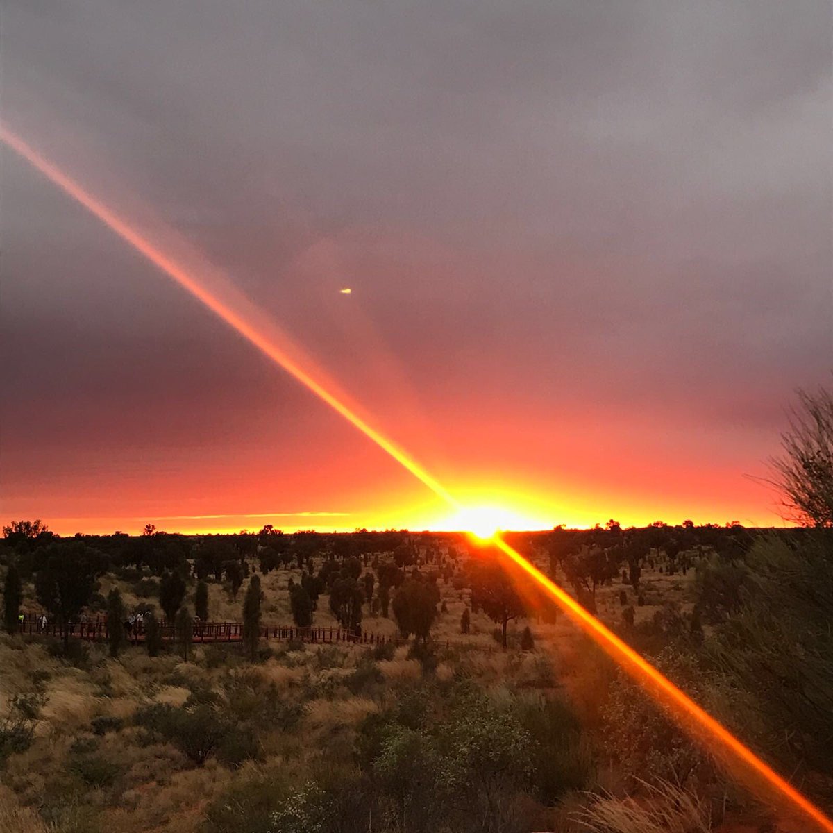 patricebegay's tweet photo. L’imagination provient de l’esprit, l’inspiration du cœur et l’invention des mains. L’inspiration naît du silence . Quand le soleil s’éclipse, on en voit la grandeur . #bonheur #travail #positivegeneration #énergie https://t.co/554K3aXccY