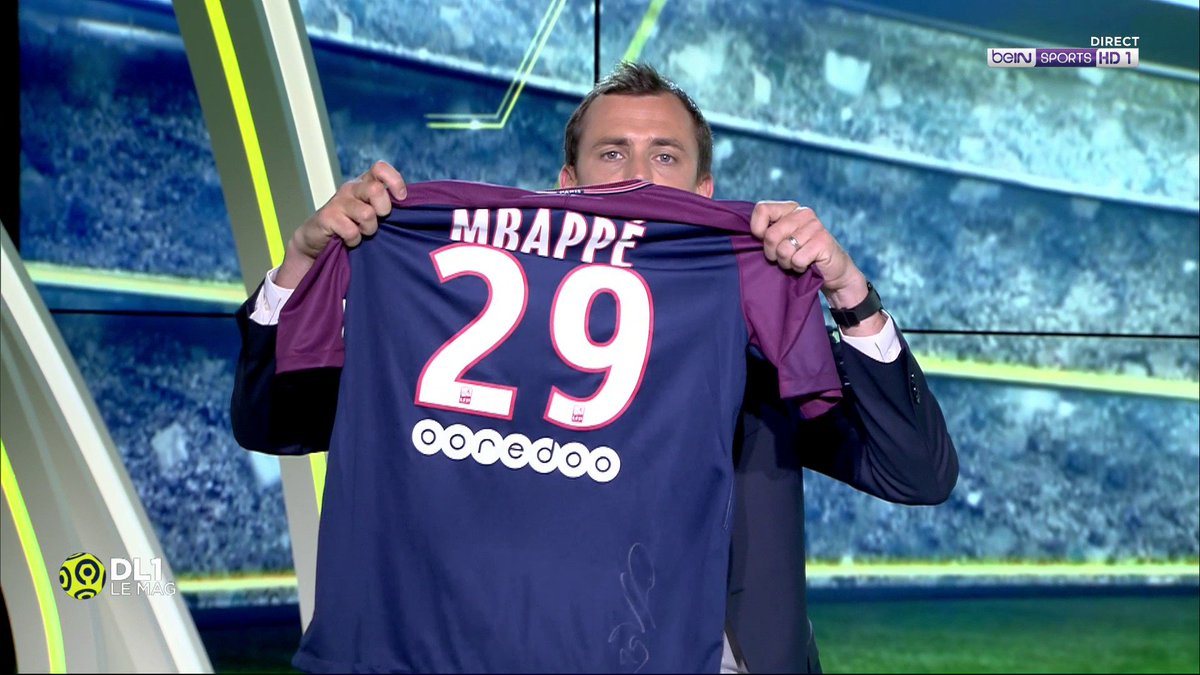beINLigue1Confo's tweet image. RT ce message pour tenter de gagner le maillot du @PSG_inside dédicacé par @KMbappe 
Follow @beinLigue1Confo pour jouer #DL1