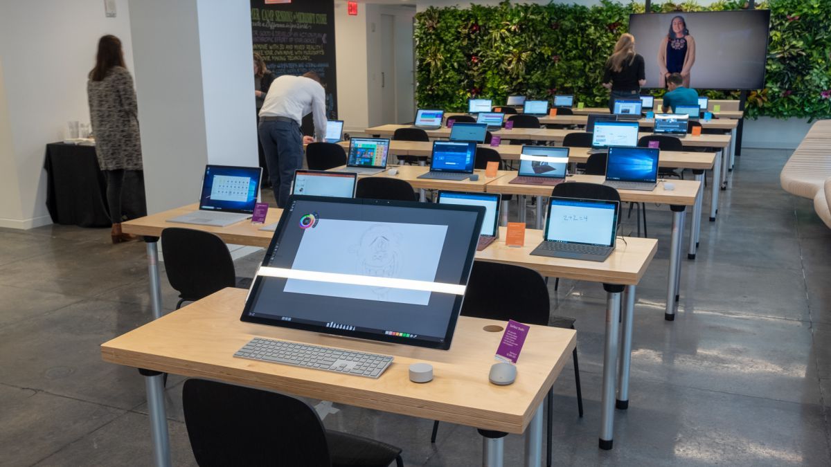 360Commercials's tweet photo. How Microsoft is modernizing the classroom with technology.
#VR #VirtualReality
#AR #AugmentedReality
#technology #VRads
#VRstudios

----> https://t.co/3yKWg4msTn <----

#VRvideo #3D #360video
#MixedReality #MR
#3D #VRcompany 
#immersive https://t.co/xjkNLrASgs
