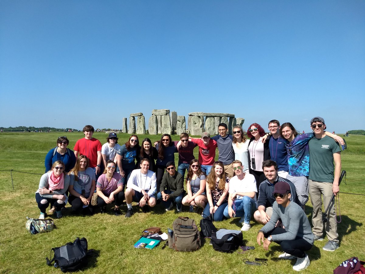 kam_mize's tweet photo. I didn't really appreciate the scale of Stonehenge until I saw it in person! Along with Bath, it was impressive to see just how well people have been able to solve engineering problems for such a long time. https://t.co/i9Xh8QTfRu