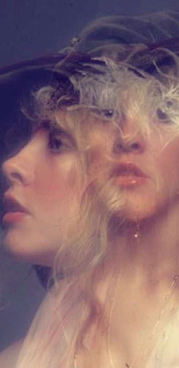 happygirl417's tweet photo. #edgeof70 #StevieNicks DAY 19~DREAM SET LIST! BLUE LAMP, BLUE DENIM, CHINA DOLL, THE HIGHWAYMAN, THINK ABOUT IT, DOCKLANDS, ROOMS ON FIRE, LONG WAY TO GO, LONG DISTANCE WINNER, 1000 DAYS, ALL THE BEAUTIFUL WORLDS, BOMBAY SAPPHIRES, AND LOVE CHANGES https://t.co/e7bLI1QNg9
