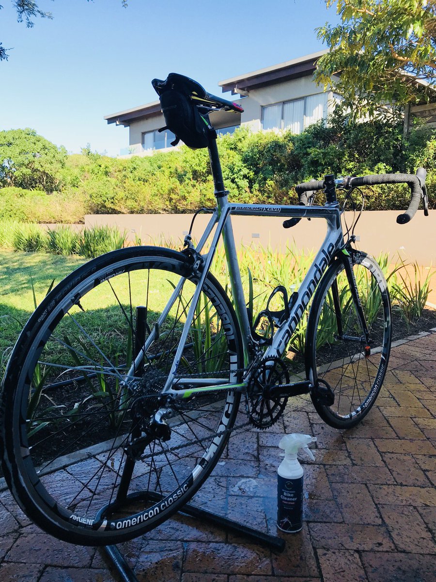 matthewstamatis's tweet image. Can’t ride bike... so we wash bike!😜 💁‍♂️@Squirtlube_SA #applyperformance