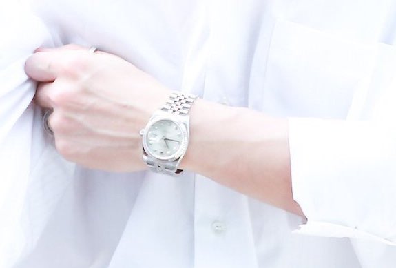 That hand of him that lands on his shy face