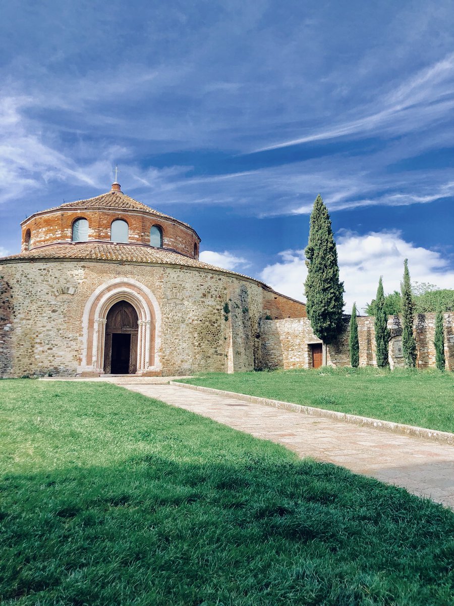 Ecco finalmente il mio #itinerario Umbro tra piccoli borghi, grandi città e il frantoio Decimi che produce un olio sublime ☺️☺️

viaggiareapois.it/2018/05/19/iti…