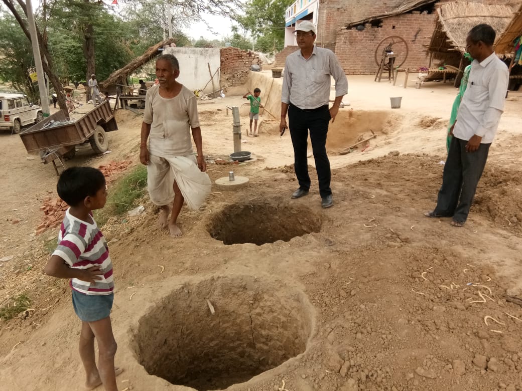 ToiletSansad's tweet photo. #SwachhBharatMission is successfully running in #Shikohabad Block of #Firozabad, India. #ToiletParliament is playing important role. Villagers of #Hariha village are actively constructing #Toilets. So, #DigThePit for #Toilets &amp; #Sanitation. #Toilets4All #SwachhtaHiSeva https://t.co/CMkjyA9ELo