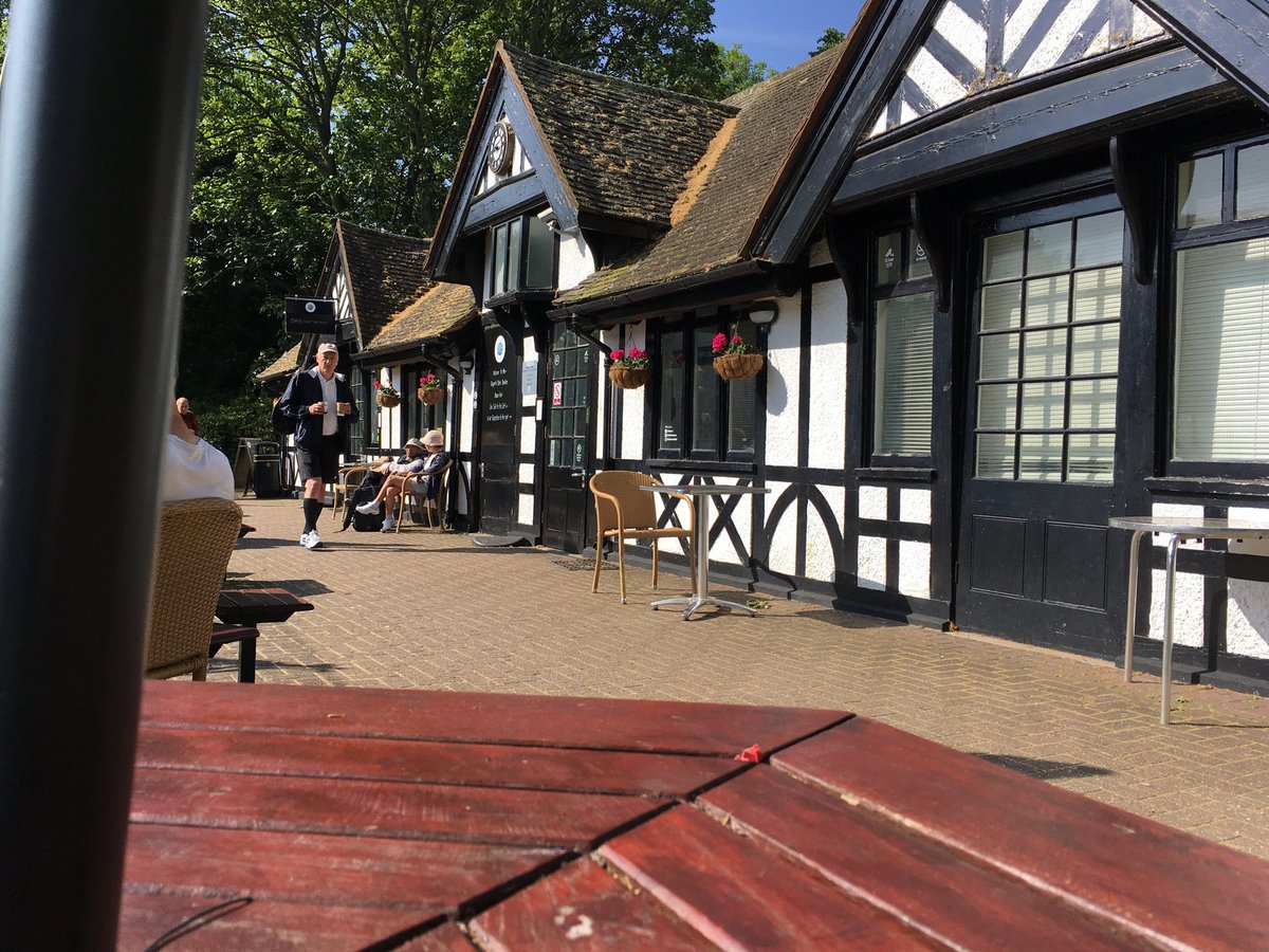 mintersports's tweet photo. What a lovely start to my day 😀🌞🚴♀️a quiet cycle Shoreditch to Regents Park. ☕️while watching tennis (great to see all courts busy 🎾). Now off to teach #anatomy #sportsofttissuetherapy 👩🎓💆🏼♀️#lssm #lovelondon #lovemyjob #grateful https://t.co/HO5ZgBzYuf
