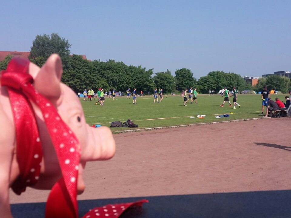 Guten Morgen. China ist jetzt auch wach und genießt sonntäglichen Sonnenschein und Ultimate Frisbee. #FKT2018