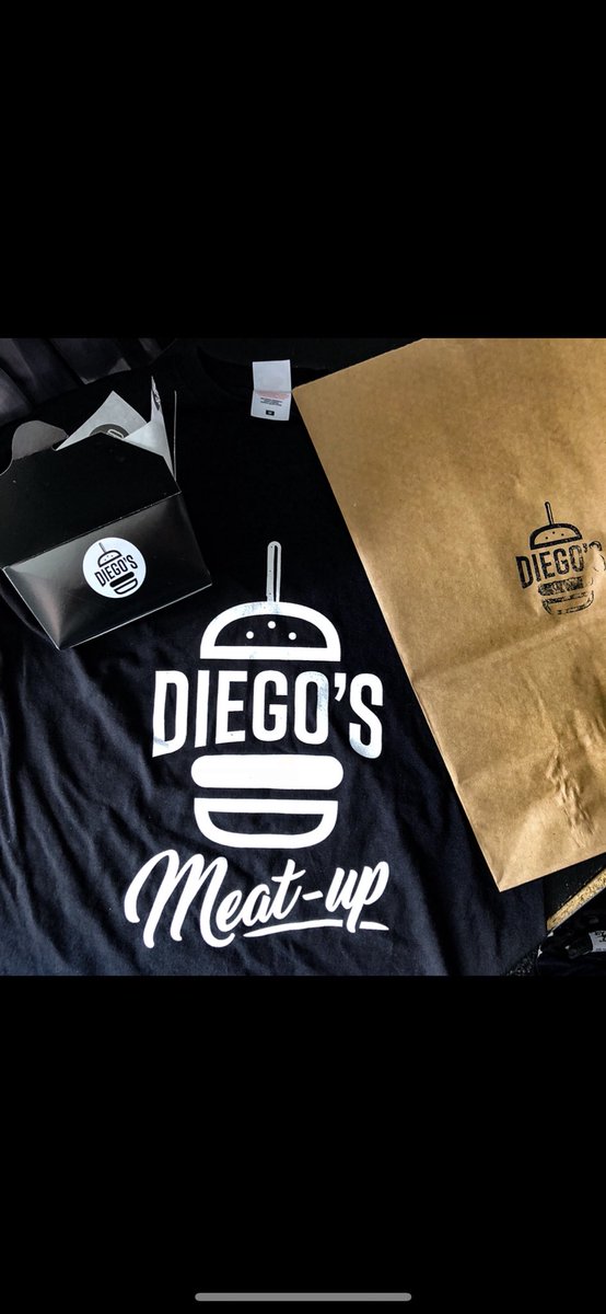Chefdiegonl's tweet photo. Branding for international hamburgerday is ready ! #hamburger🍔 #rotterdam #bestburgerintown #rotterdamcity #steunhetgoededoel #foodporn #foodtruck #rotterdam #rotterdamcity #brand #branding #merchandising #merchandise https://t.co/SyLnWuPwxJ