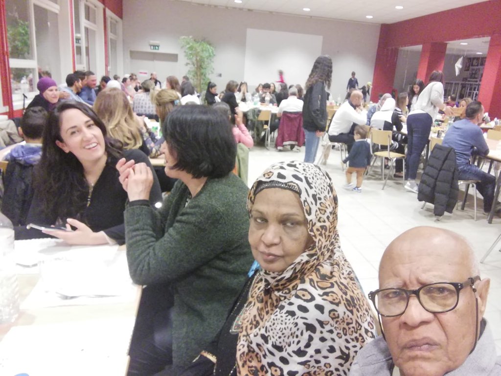 fzo_vl's tweet image. Een geslaagde #multiculturele #iftarmaaltijd met meer dan 200 genodigden georganiseerd door ons lidorganisatie vzw Neapolis te #Gent.  Delegatie van FZO-Vl ook present. Proficiat aan de vrijwilligers van Neapolis voor dit mooie initiatief! #diversiteit #Solidariteit. #19/05/18