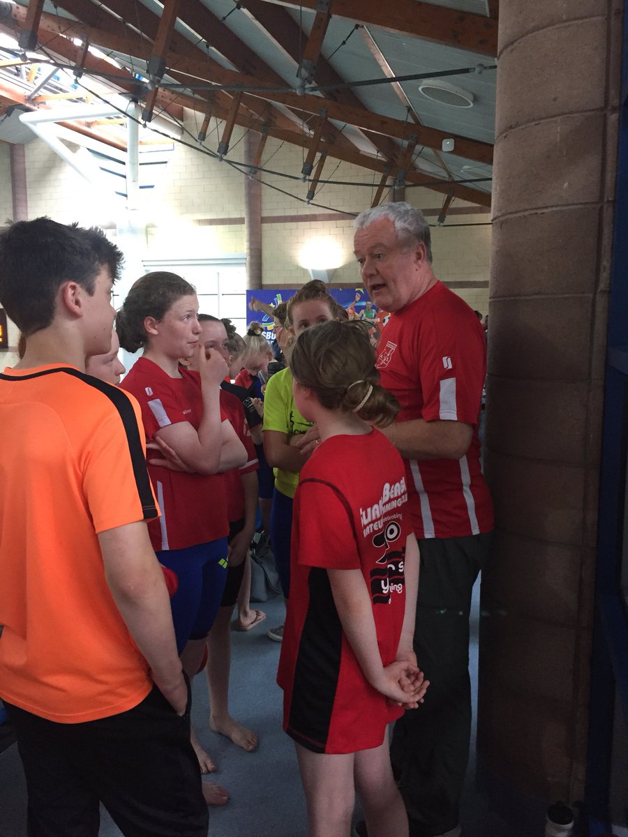 sliabhbeaghasc's tweet photo. Some prep talk from Head Coach Eamon before we start. Good Luck Katie, Adam, Caitriona, Aisling, Susie, Ellen & Hannah at the @SwimUlster #Dev4. #SwimFast #HaveFun 🏊♂️🏊🏻♀️🔴⚪️ #SUDEV4 https://t.co/kvnQJgeS9B