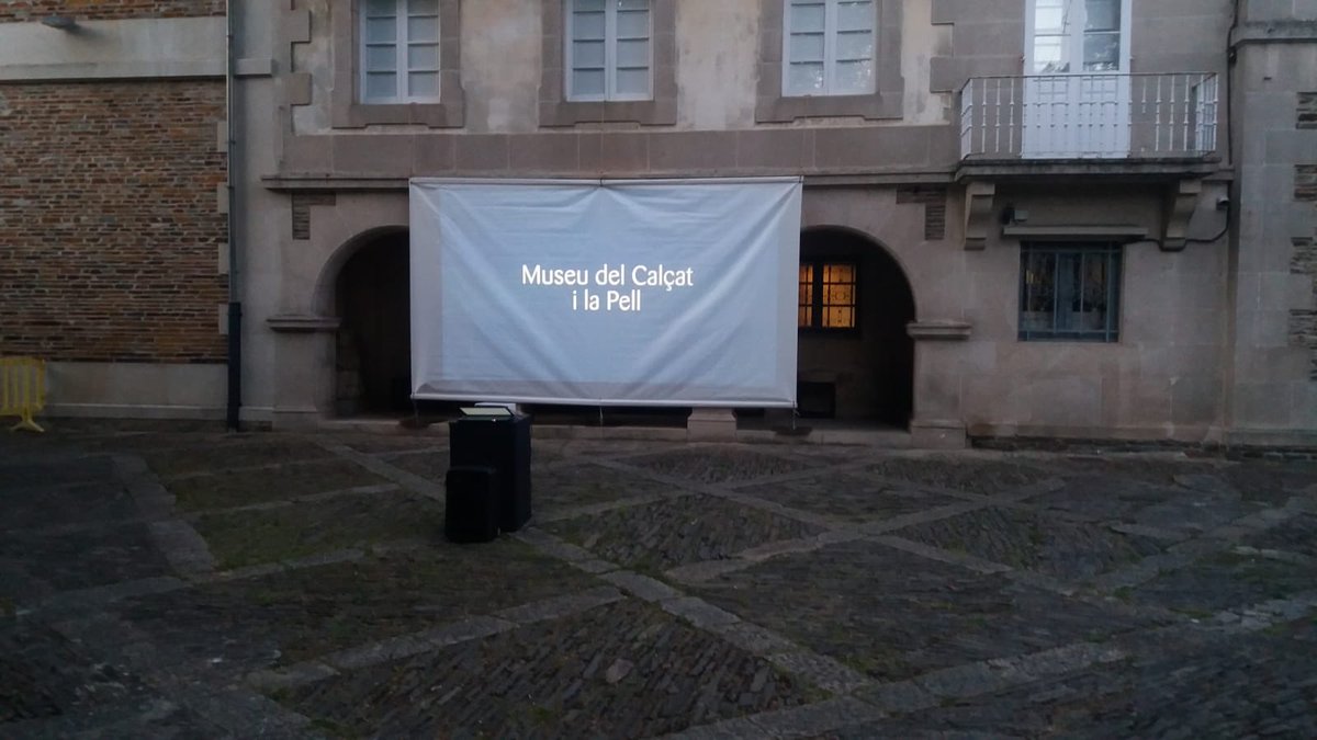 encarnalago's tweet photo. #DIM2018 @IcomOfficiel #Nochedelosmuseos nos hiperconectamos y  visibilizamos proyectos @MujerMiraMujer #xarxamuseusbalears  @EducaThyssen .... etc publicaremos video @RedeMuseistica https://t.co/BXsXDOR0I4