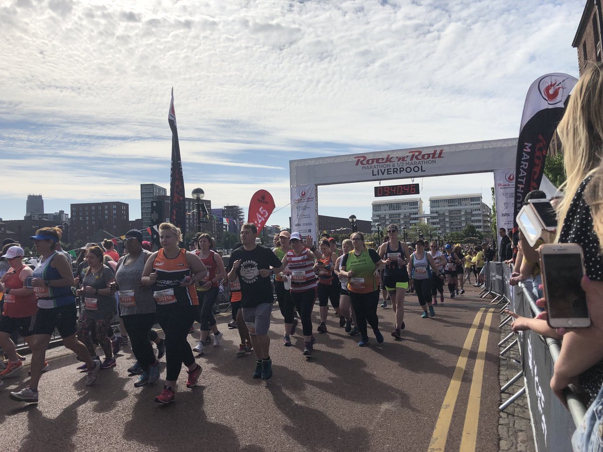 ScotsRanger82's tweet image. And they’re off!🏃🏻‍♀️
you’ve got this Sweetheart 😘 
So Proud of my Girl can’t wait to give her a Finishers Cuddle! 
@KnowsleyHarrier @fetcheveryone #MercerActive #NuttyRunner 
@PengiWengi @ShanQuick @kellycarthy1989 @our_gentle_sin @thisplacentime @blue_steels @StandardWhitt