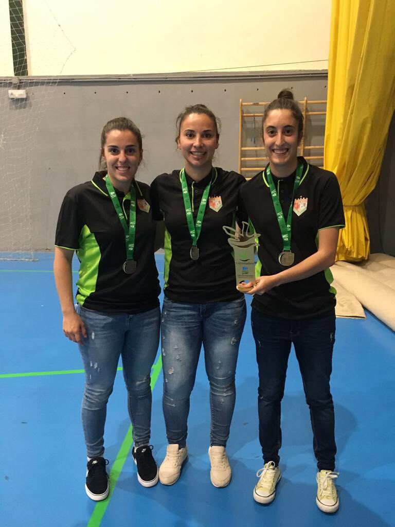 CacerenoFem's tweet photo. Felicidades al cuerpo técnico de las categorías inferiores, por el enorme trabajo realizado. Grandes 💚💚💚🏅🏅🏅 https://t.co/D5GJ6o8Bcv