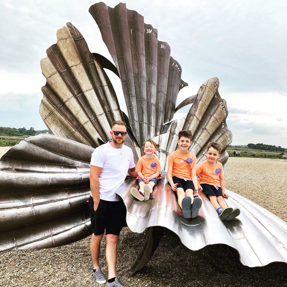JoulesOfAldeburghLJ (@joulesaburghlj) on Twitter photo All T’s in this beautiful photo were purchased from our Aldeburgh store! <a href="/JoulesAburghLJ/">JoulesOfAldeburghLJ</a> <a href="/JoulesAldeburgh/">JoulesOfAldeburgh</a> #FamilyPhoto #Joules #prouddad #Aldeburgh #Aldeburghbeach #aldeburghshell All T’s in this beautiful photo were purchased from our Aldeburgh store! <a href="/JoulesAburghLJ/">JoulesOfAldeburghLJ</a> <a href="/JoulesAldeburgh/">JoulesOfAldeburgh</a> #FamilyPhoto #Joules #prouddad #Aldeburgh #Aldeburghbeach #aldeburghshell