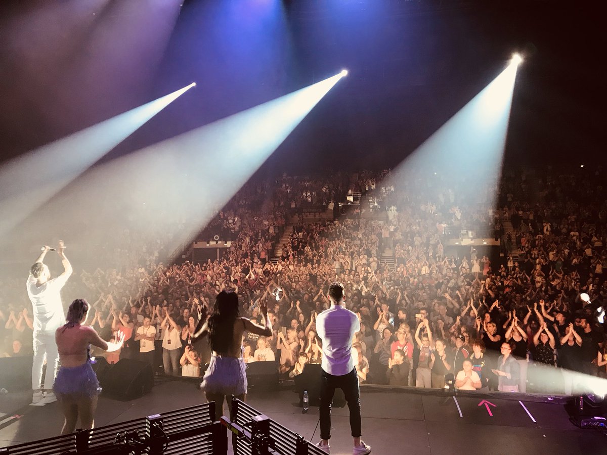 KeenvOfficiel's tweet photo. Merci #bordeaux pour hier soir ❤️. Aujourd’hui nous clôturons le chapitre #7Tour à #Toulouse. 😘 https://t.co/40iENe03Ge