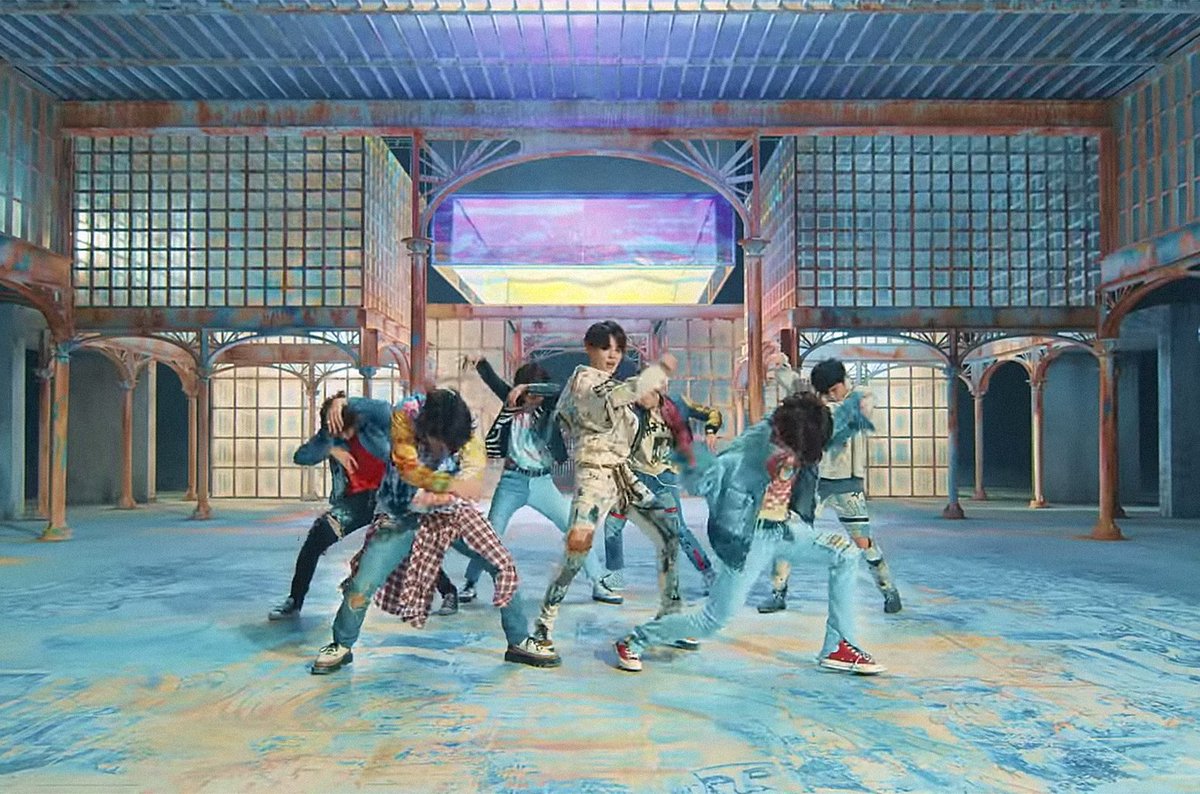 billboard's tweet photo. .@BTS_twt dropped the music video for "Fake Love" and it's 🔥
https://t.co/BdissC3Jbl https://t.co/CB5prC8nKd