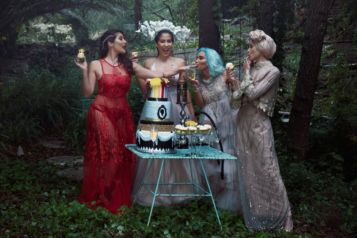TracyLRosslind's tweet photo. #letthemeatcake #TLRstyling #birthday feat. @Nadia_Sunshine @Jeannieous @stefaniamorland @AshleyMarie_1 https://t.co/040ZA1Vhs1