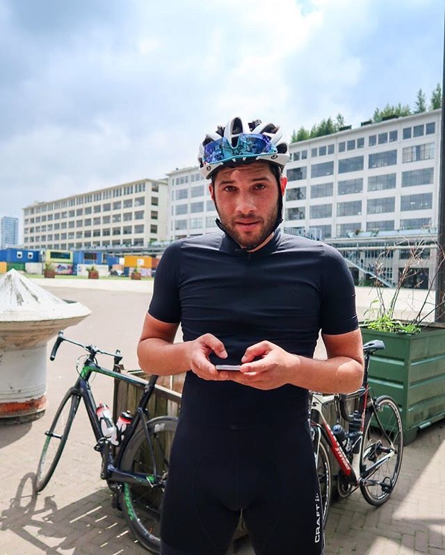 Say whut?! We’re only half way in...? Ok, check. Let find some foooooood! 🥪 thanks <a href="/nasraddine/">Nasraddine Touil</a> for this #confused #portrait #strijps #cyclist #urban <a href="/gruppoc/">Daniele Scramuzza</a> ift.tt/2KEMM7L