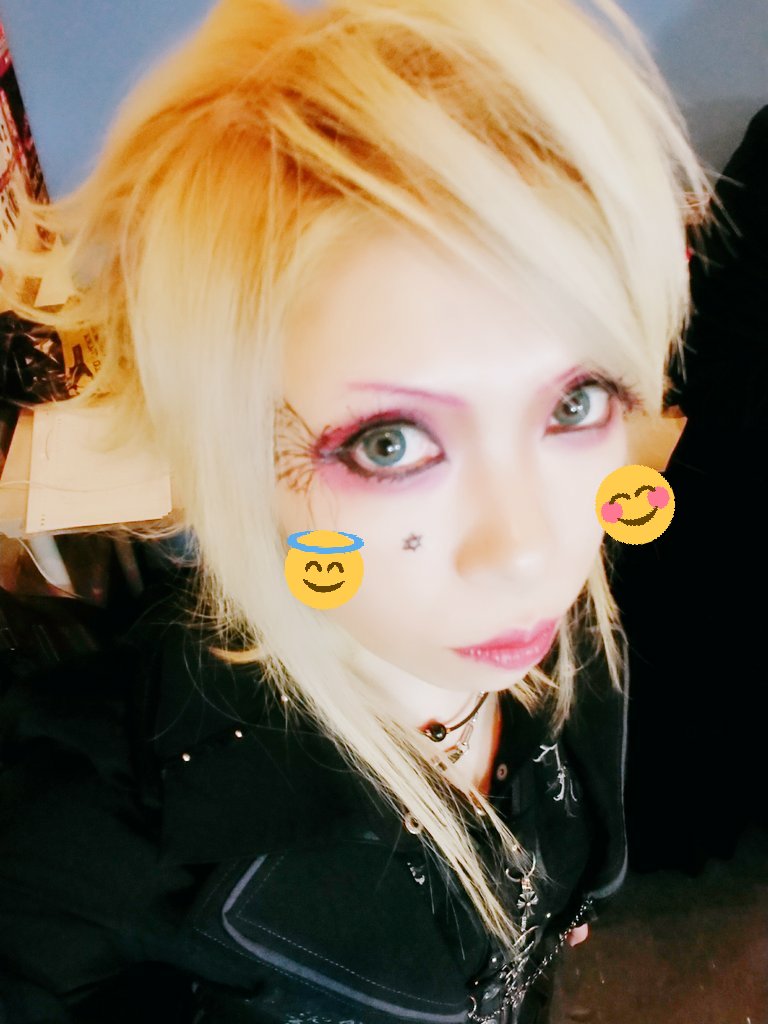 Zakipod's tweet photo. 遅ればせながら💦(((○┓
05/16、ルイードK4
DEVILbarat'sさんお疲れさまでした!
いやぁ~🤗でびる様たちと
メンバー様の御協力あって、
突発サプライズも大成功!!👍🏻
泣かなかったなぁ(´・ω・`)流石やw
楽しかった❤︎
はいぱーありがとうございました!
#V系 #DEVILbarat's #新宿ルイードK4 https://t.co/p0Ul7y8bv1