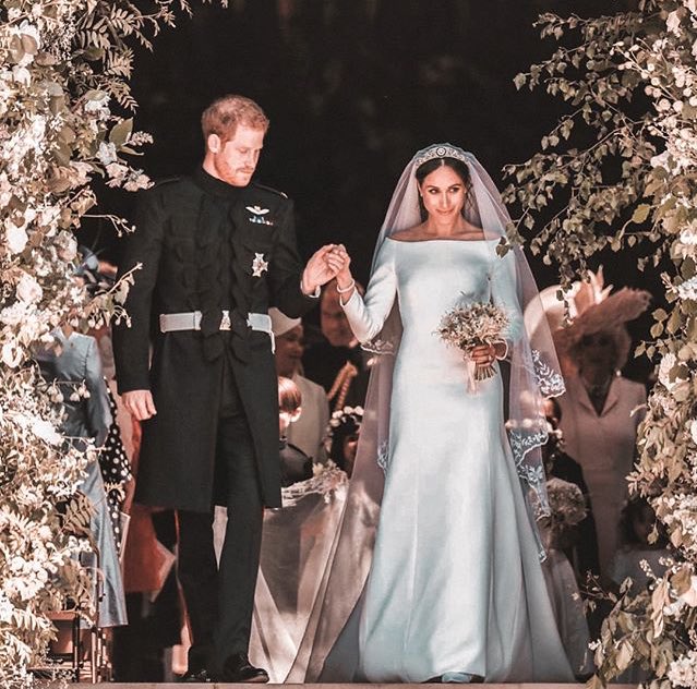 OriginalWindsor's tweet photo. 🎉 What a sensational day in #Windsor for Harry and Meghan's special moment! 😍👰🏻💍So much love for the happy couple 👑🇬🇧 #RoyalWeddding #dukeandduchessofsussex https://t.co/XMLMOzBPXh