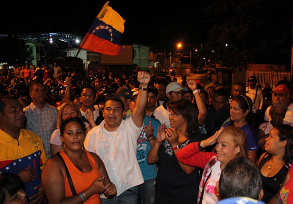 SENIAT_Oficial's tweet photo. #FelizDomingo Pueblo venezolano, hoy hagamos valer nuestro derecho al voto. Estamos convocados a  #VotarPorVenezuela garantizando la firme vocación democrática de nuestro pueblo. #SeniatVotaPorLaPatria https://t.co/QNbhnUYHEY