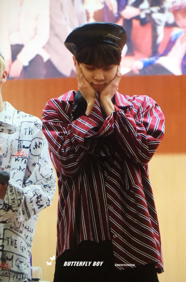 180520 
ㅠㅠㅠㅠㅠ 머리색갈 넘 이쁘땅 ㅠㅠㅠㅠㅠㅠ 우석아ㅏㅏ ㅜㅜㅜ💜

#업텐션 #우신 #UP10TION #WOOSHIN