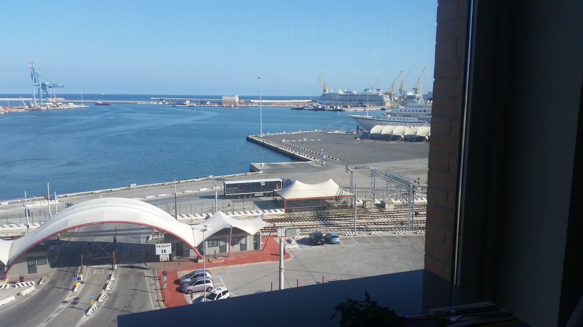 InformaCibo's tweet photo. #20maggio #tipicitainblu 
La barchetta blu di Tipicità ammaina oggi le vele sul mare di #Ancona
@Tipicita @blogsfizioso @cdechef @savinovurchio https://t.co/mD8FlPHMs1