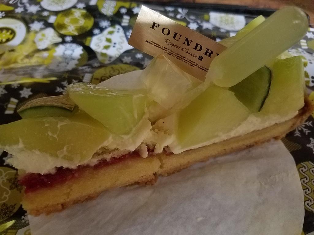 ULIELv's tweet photo. スポイトついてて面白い✨都会のお土産ありがたやーもぐもぐ #FOUDRY https://t.co/D4sWxJEf2s