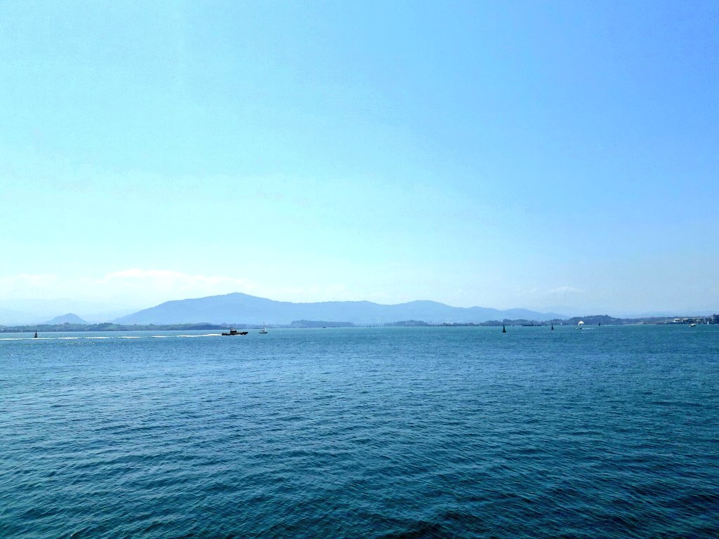 Apez140's tweet photo. @TemblequeCRT @Spain_in_CH @guiasviajar @viajarporcastil @idayvueltablog @abrahamviajero @TracommyLatam @Havenlust @quegranviaje @CEFAPIT @parajesxvisitar Feliz Sea #TemblequeTeam
Abrazos van para allá desde Cantabria:-))) https://t.co/cAqObbEuUZ