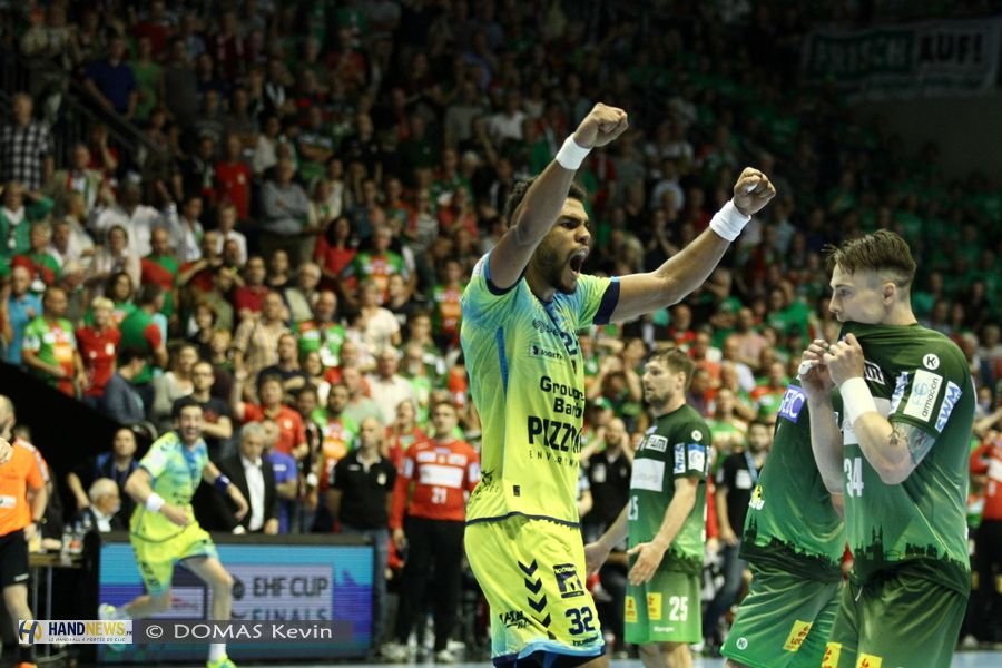 HandNewsfr's tweet photo. 📺 La finale de la Coupe EHF 🏆 entre @SRVHB et @FuechseBerlin sera diffusée en direct à 15h15 sur @SFR_Sport 3️⃣ #handball #ehfcup https://t.co/BidPpM4Ex0