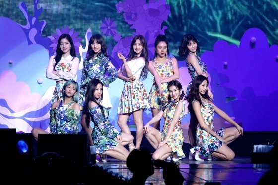 PRESS PIC] 180520 TWICE 2ND TOUR 'TWICELAND ZONE 2：Fantasy Park