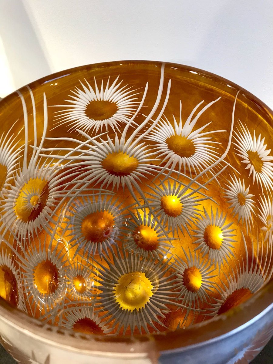 LDNglassblowing's tweet image. Not a view you always get to see of @allistermalcolm's Feathercut pieces. Showing off the exquisite patterning from precise coldworking. #Glassart #coldworking Part of Blowing Hot and Cold, until the 26th of May.