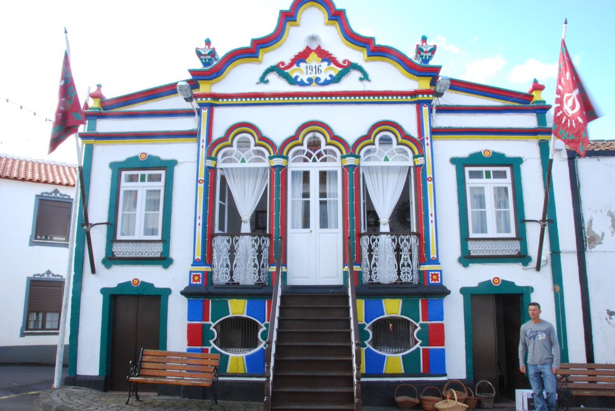 Op de #Azoren weten ze nog wat #Pinksteren is: soep met tranen. bit.ly/2ji45zB Ik schreef er een blog over. :-)  #espiritosanto #pentecost #rituals #azores #Portugal