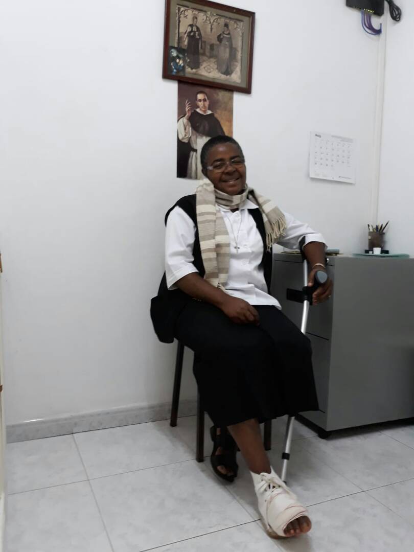 RecoverInfo's tweet photo. ¡Buenas noticias de nuestros pacientes africanos en España!
🔸Alizeta se opera el próximo martes
🔸Sidiqui ya ha vuelto a Sierra Leona
🔸Abdel vuelve a rehabilitación
🔸Béatrice siente los primeros resultados
🔸Aminata y Philoméne han llegado a España
A estas 7 vidas, ¡suerte! https://t.co/NraPFbnXFs