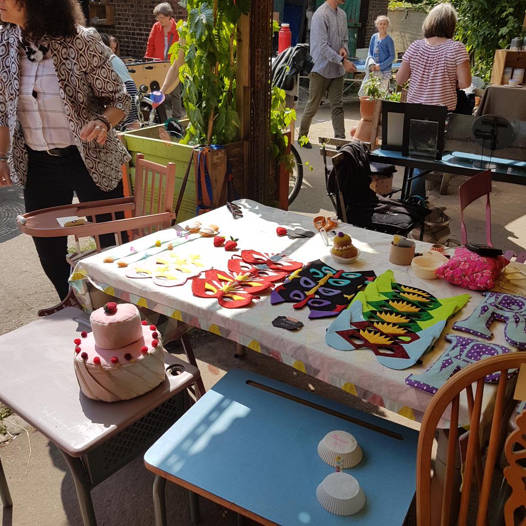 paris_wax's tweet photo. masques pour petits...caches toi vite!!! #saintouen #marchecreateur https://t.co/z63k3W1GD2