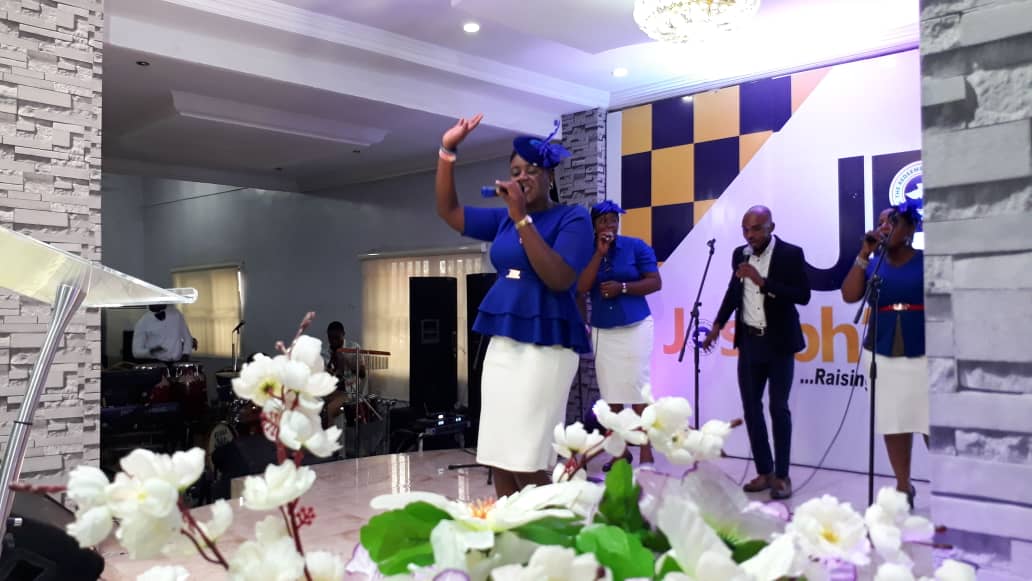 #worship 
🎵I just want to be where You are,
dwelling daily in Your presence
I don't want to worship from afar,
draw me near to where You are🎵 
#jpsunshineservice
#jpgrowth
#3pacademy