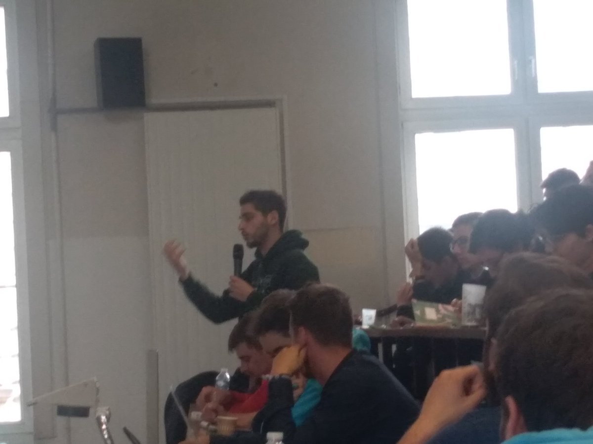 AFNEUS's tweet photo. .@Omar_AFNEUS interpelle @BrunoStuder67 et @RobertWalter51 sur la place de la culture scientifique technique et industrielle au sein de l'établissement d'une culture commune européenne au #SNACE18 de l'@AFGES et de la @La_FAGE https://t.co/Mft1zu2SJ1
