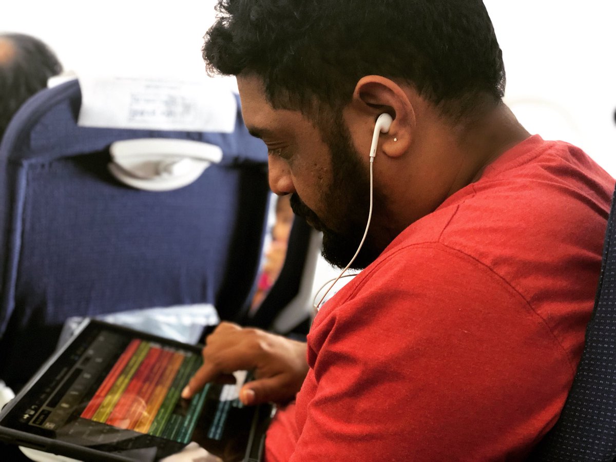 navneethsundar's tweet photo. Working while traveling π€@WaveMachineLabs
#ipadpro #ipadalbum #ipadmusician #ipadmusic #carnaticonipad #auriapro #appleipad #apple #iphonexphotography #GeoShred https://t.co/nahsIBys7J