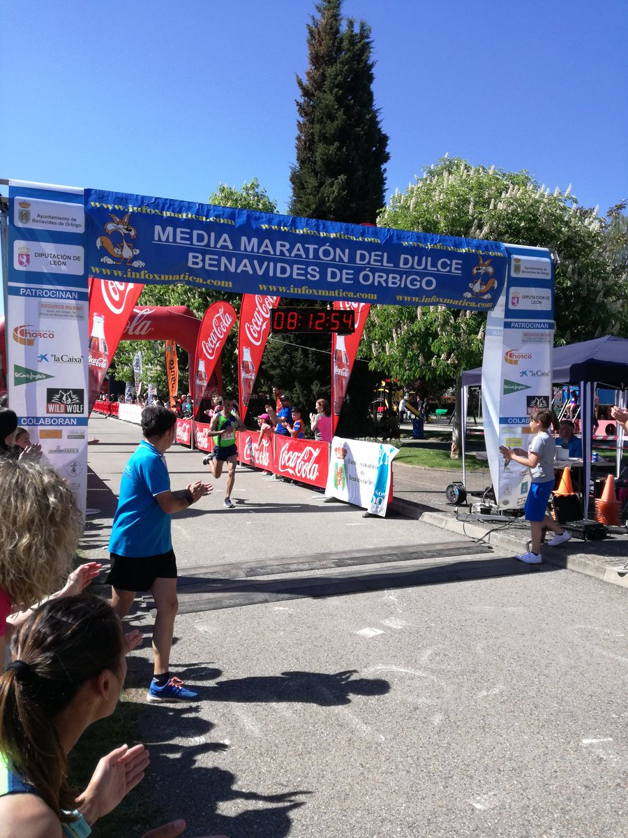 ClubMaratonBena's tweet photo. Ya tenemos ganador y podium 1° Hibab 2° M.Ángel Rabanal y 3° Alberto, así como primer local, que ha sido #AlexBusoms Enhorabuena 👏👏👏 https://t.co/99wkdxzZLW