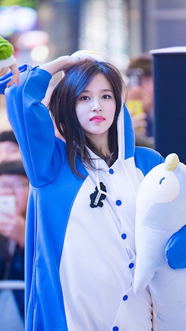 Twiceが好きだったけどもうどうでもいい Twice ミナ 着ぐるみ ペンギン ミナリ 神 T Co Kb4hsajqov Twitter